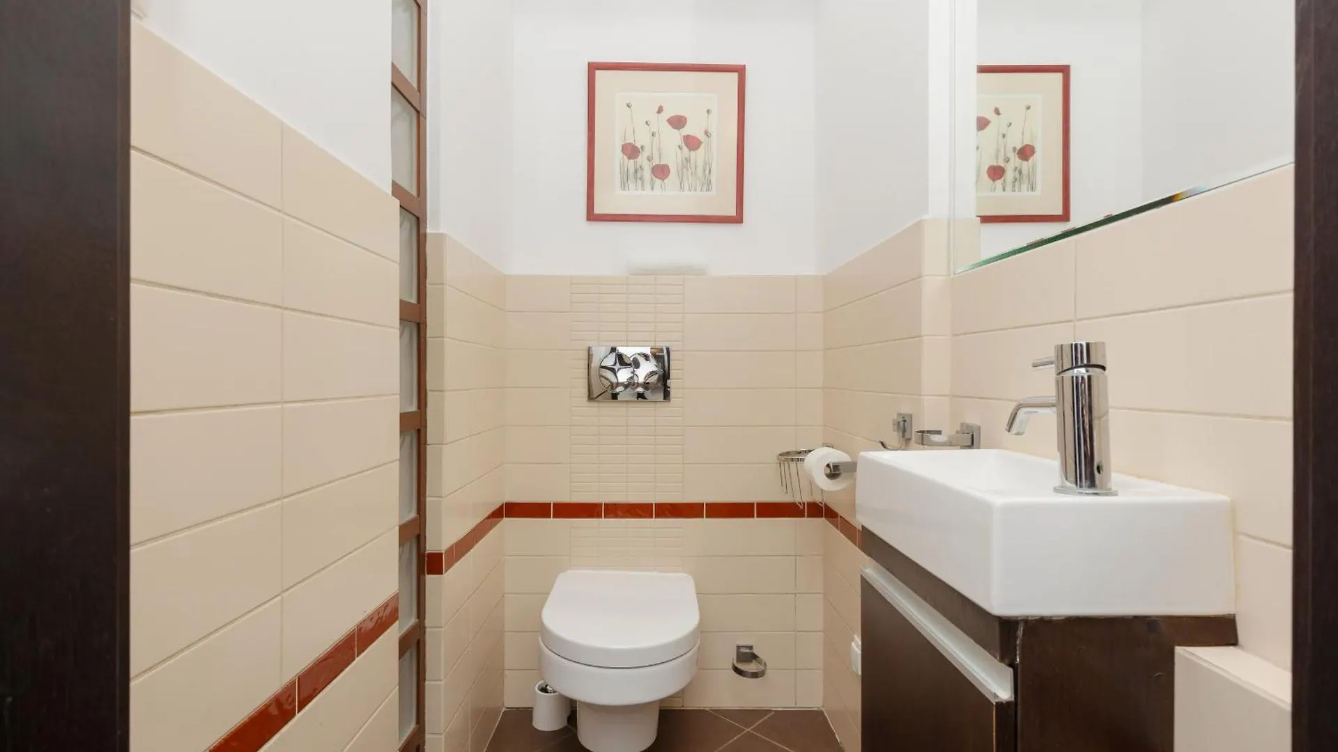 Holiday home Spacious Two-Story 4-Bedroom House With Parking And Garden In Warsaw By Noclegi Renters Poland