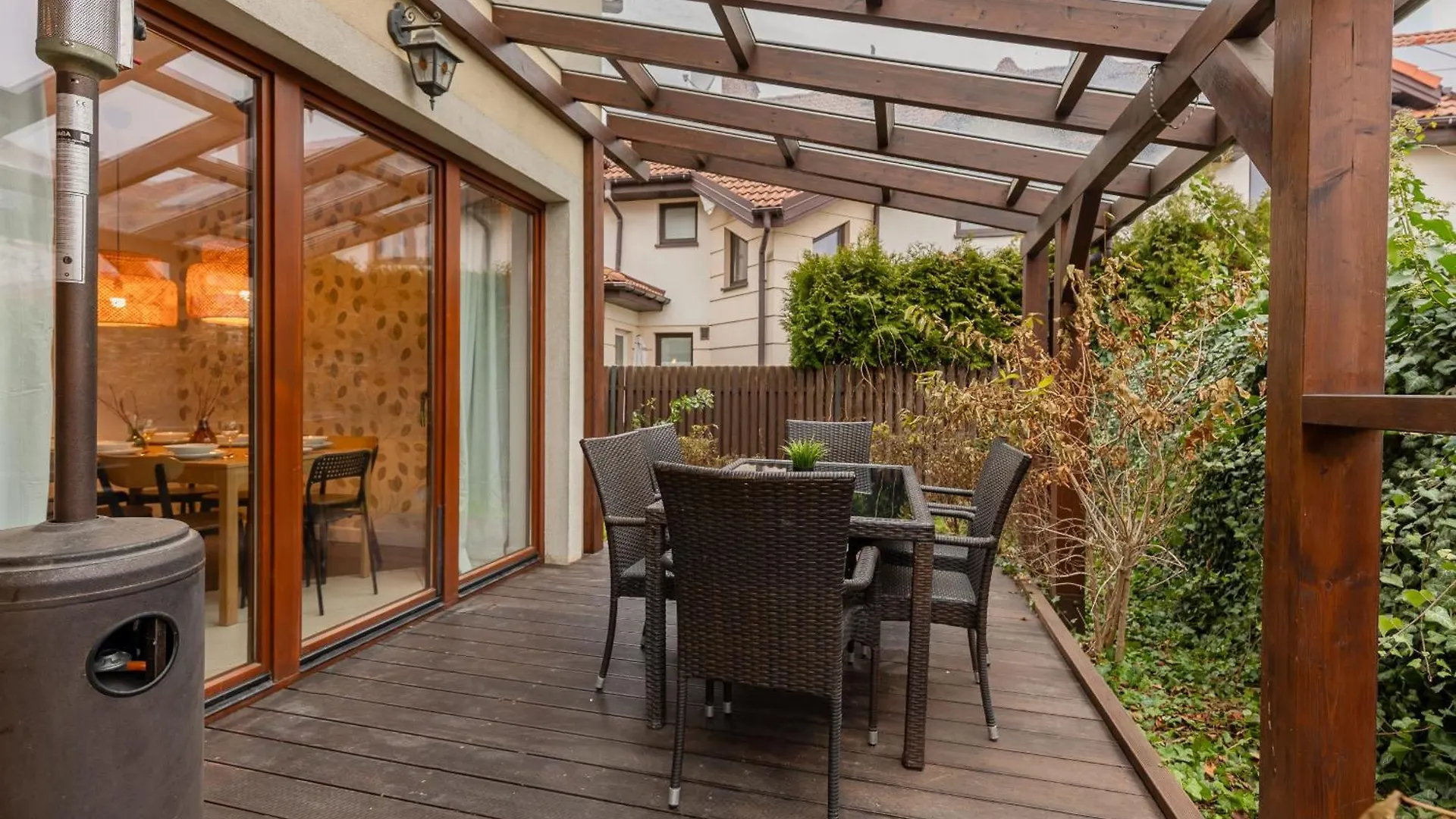 Holiday home Spacious Two-Story 4-Bedroom House With Parking And Garden In Warsaw By Noclegi Renters Poland