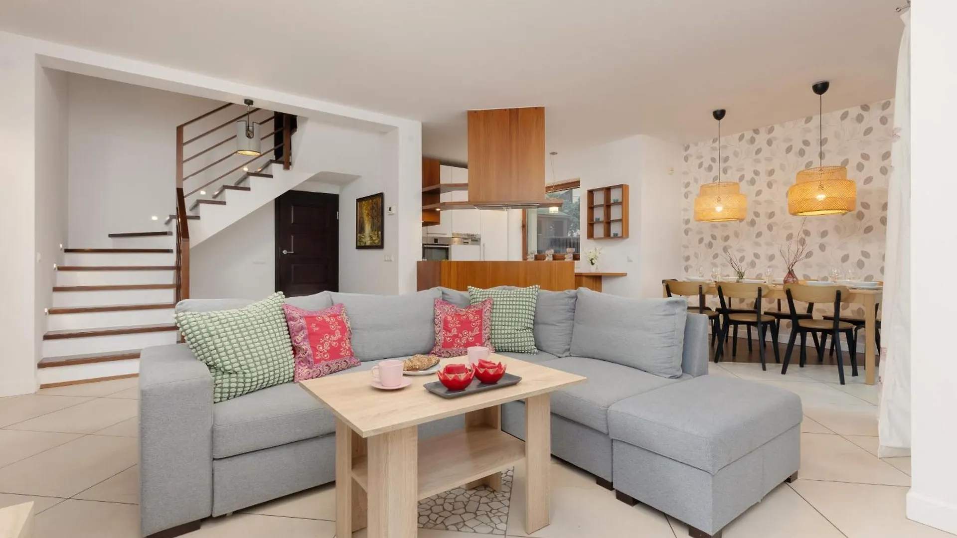 Spacious Two-Story 4-Bedroom House With Parking And Garden In Warsaw By Noclegi Renters 0*,  Poland